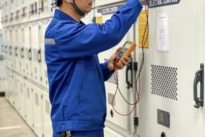 中年电工警惕！这“返贫四件套”，你占了几个？