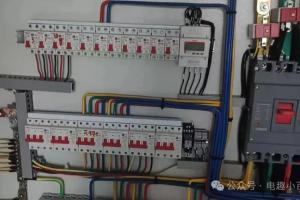 别再乱选电线了！220V/380V 算电流、选平方数，一篇就够！