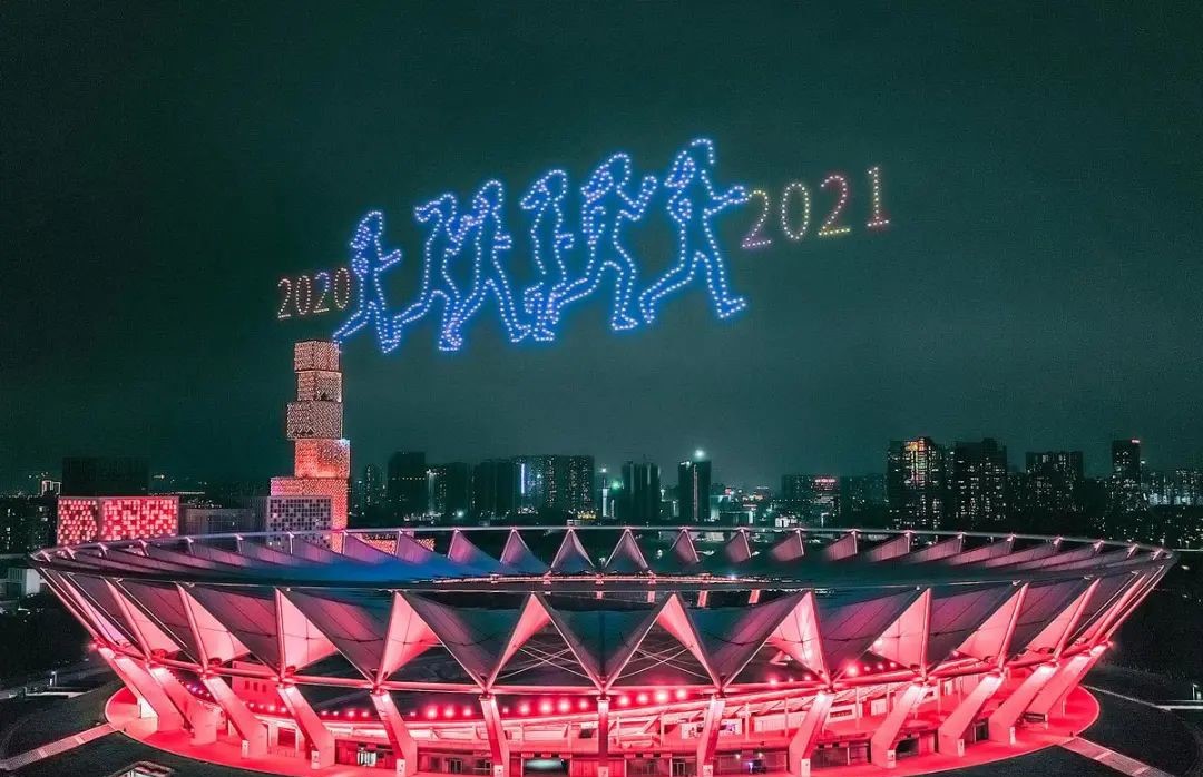 画面超震撼，佛山千架无人机灯光秀致敬2020世界体坛大事件