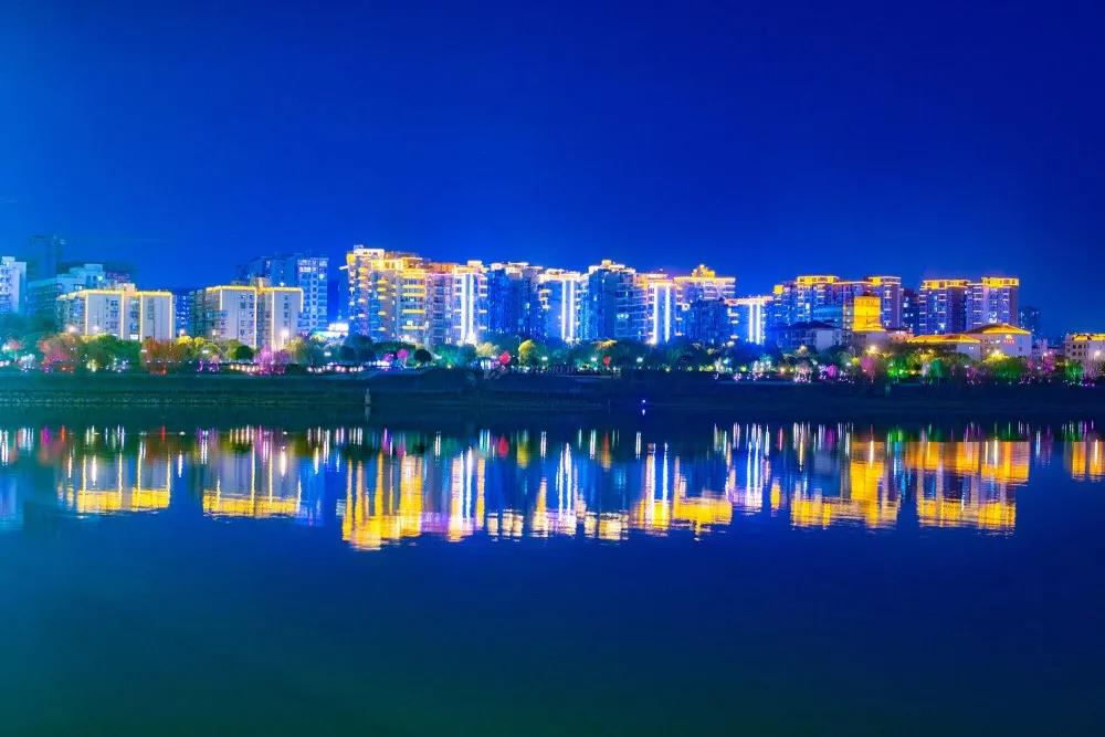 爱克股份助力绘就长沙湘江两岸夜景精美画卷