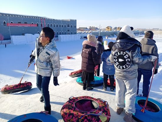 内蒙古二连浩特国门冰雪灯光节启航