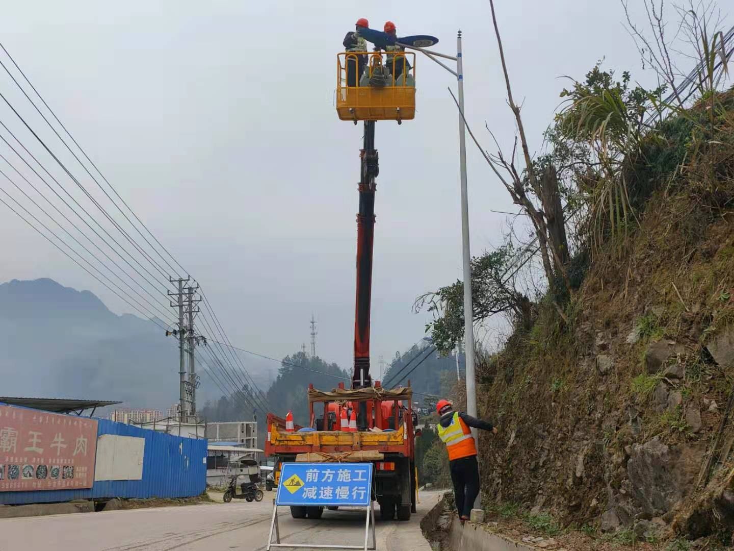 湖北恩施鹤峰县加快实施智慧路灯项目建设