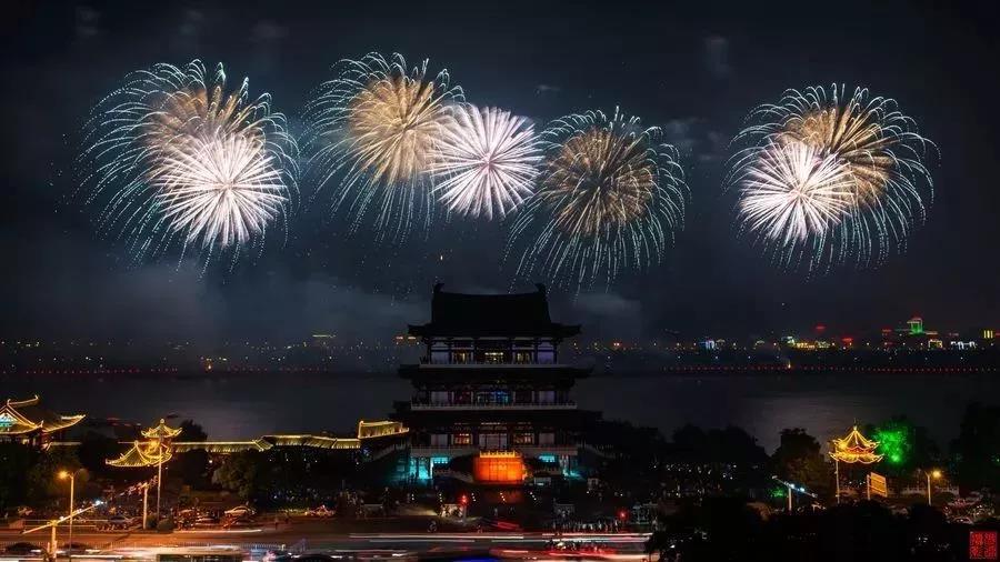 长沙“一江两岸”城市照明点亮星城夜经济