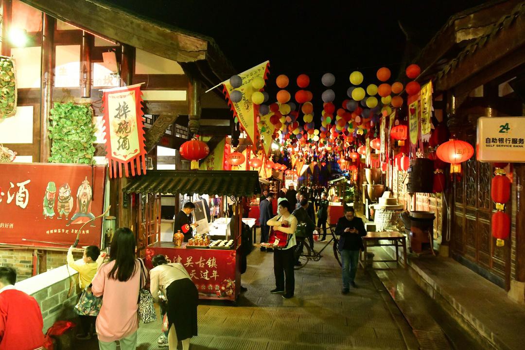 四川南充阆中古城开启“不夜天”夜游模式