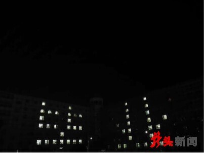 黑龙江绥化学院“不说再见”主题灯光秀