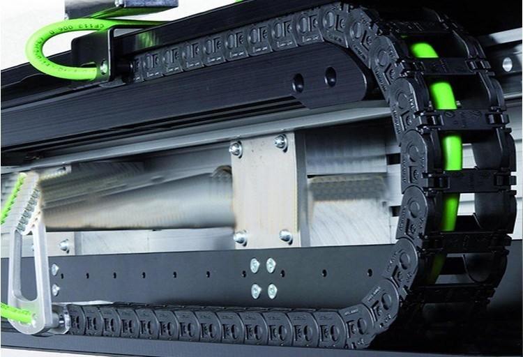 数控精密车床拖链维护措施