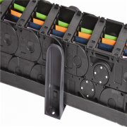 数控机床塑料拖链加摩擦片好处