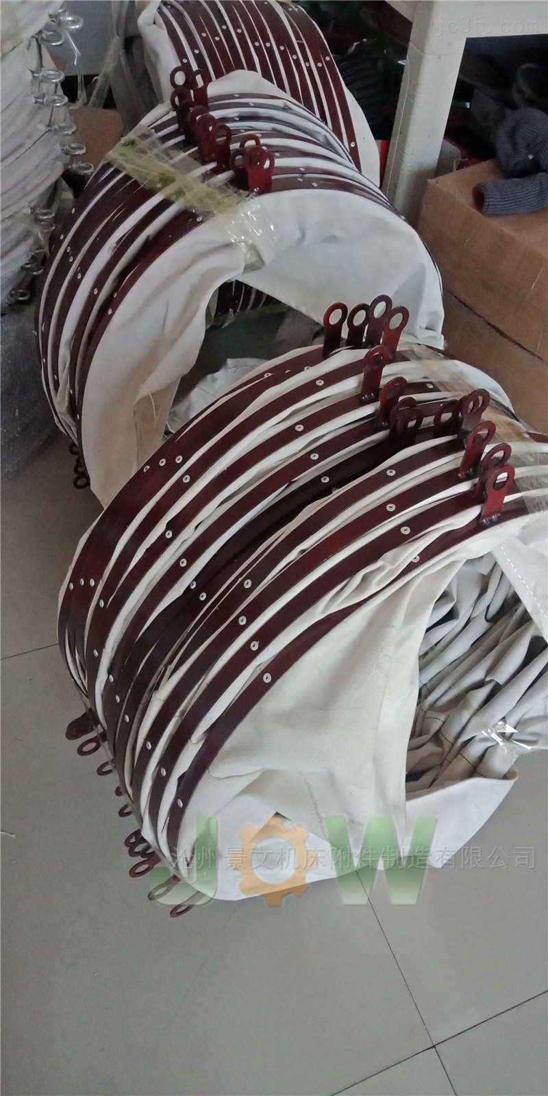 水泥散装罐车漏粉尘用景文除尘布袋不用担心