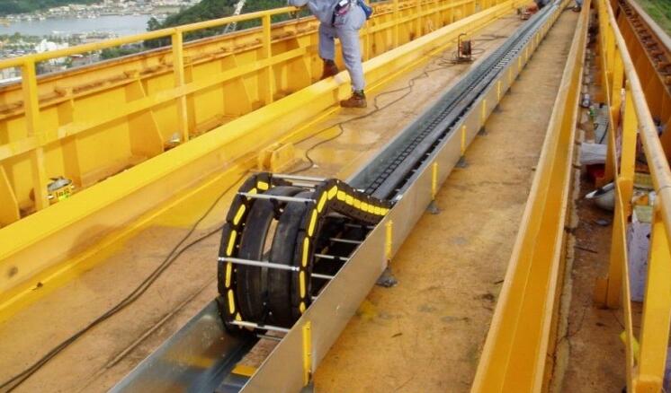 新型拖链支撑装置