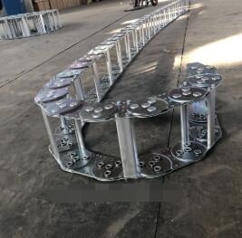 要想钢制拖链牵引效果好，高强度耐磨材料*