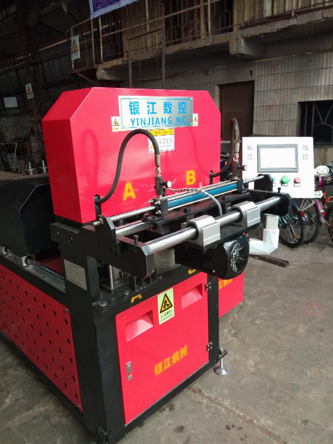 不锈钢防盗网液压自动冲孔机应该怎么维护保养