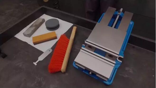 如何在铣床上安装和校直虎钳 如何在铣床上安装和校直虎钳