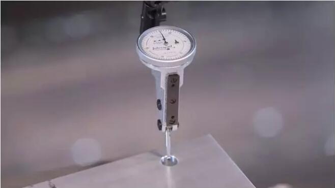 哈斯数控-如何用校表来找到孔的中心