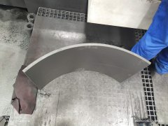 石墨线切割机推动芯片、半导体、新能源、先进陶瓷行业的快速发展