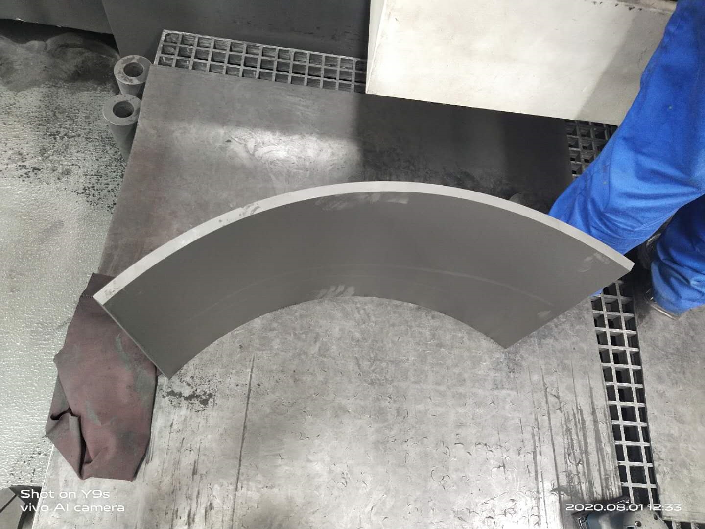 石墨线切割机推动芯片、半导体、新能源、先进陶瓷行业的快速发展