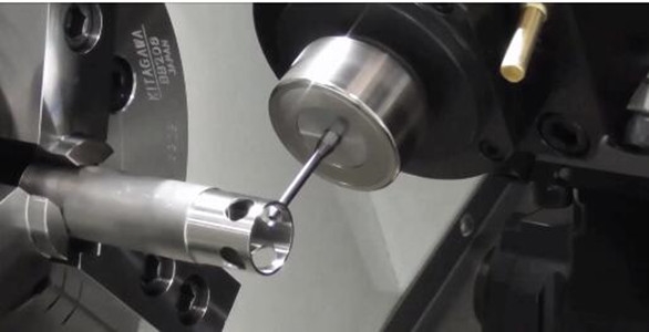 日本锐必克背孔刀解决复杂孔去毛刺问题