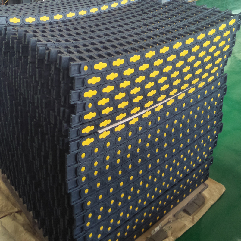 建华坦克链R35*100供应商 建华坦克链R35*100供应商