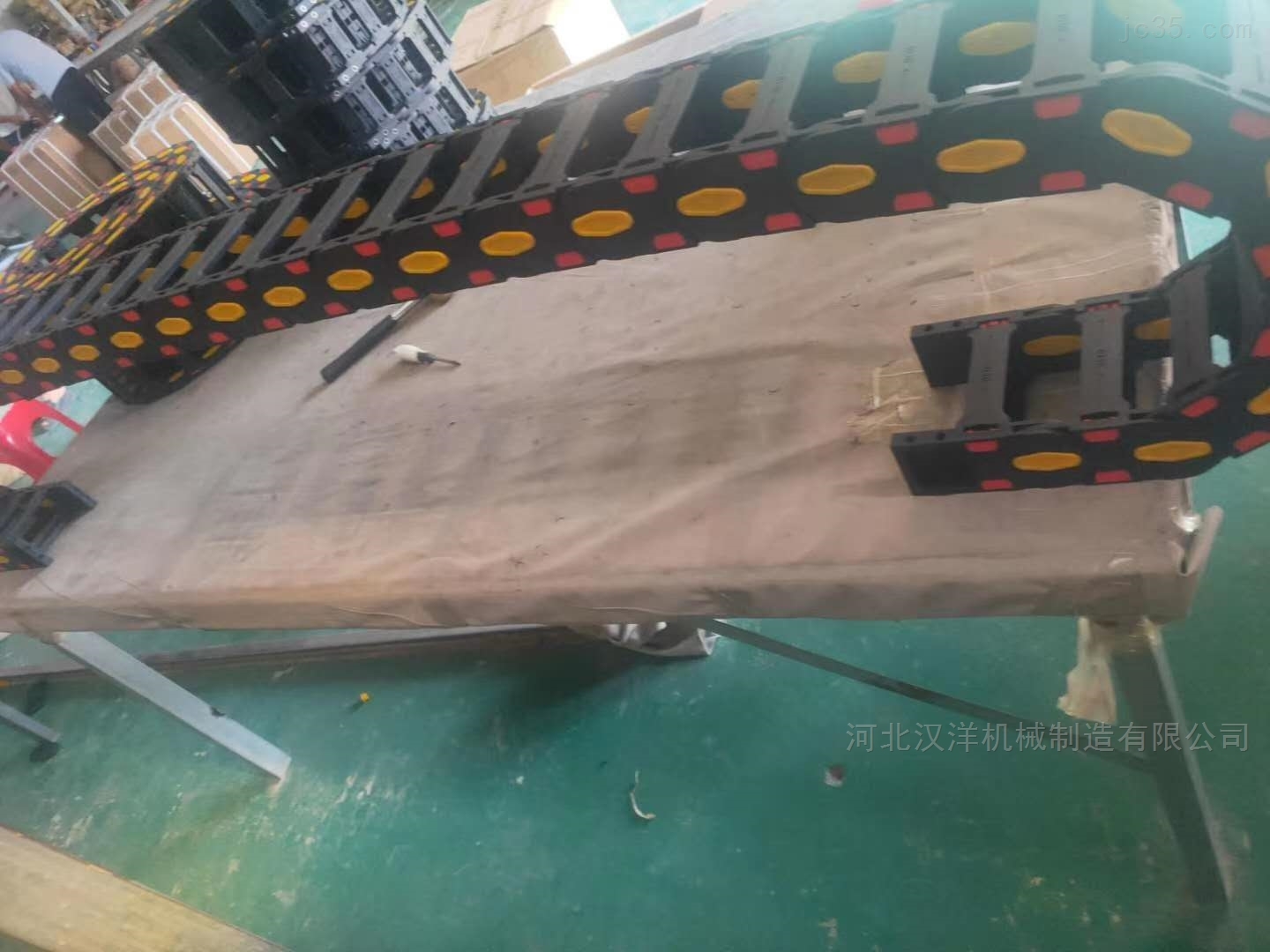 工程塑料拖链在桥式起重机安装与维护