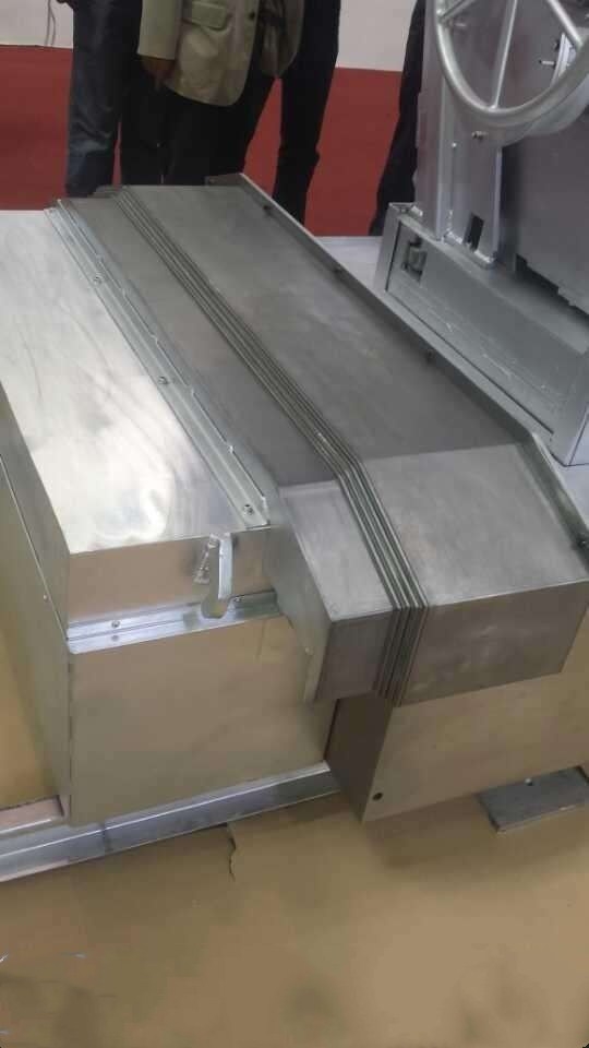 斜拉式机床钢板防护罩维修技术