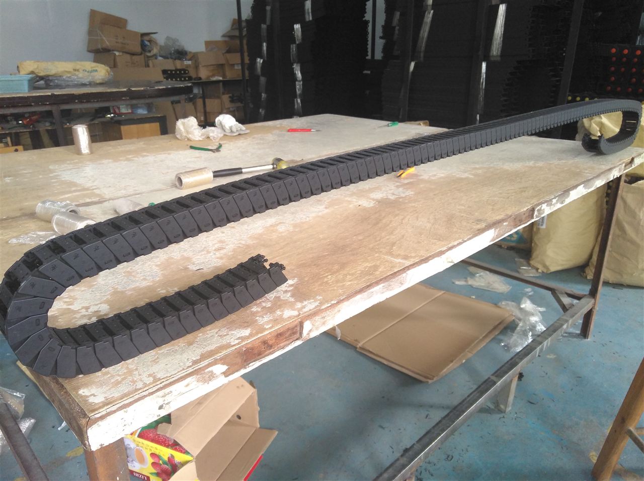 加强型静音无尘拖链行程8米不下塌