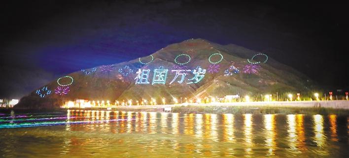 拉萨城市亮化及街景改造后展现流光溢彩夜景