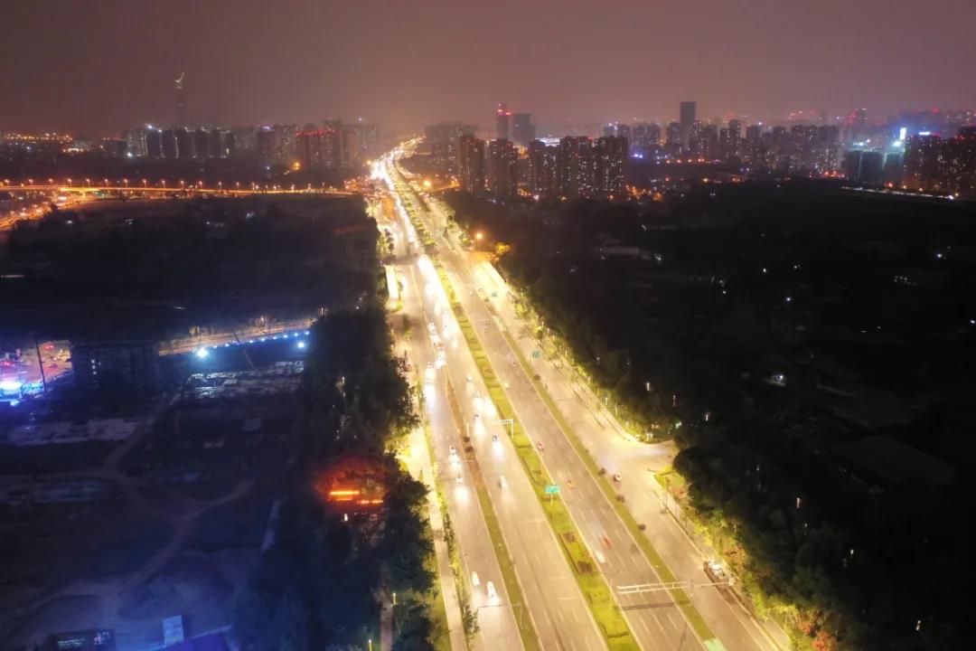 鸿利智汇成功中标成都市道路照明智能化（节能）改造提升项目