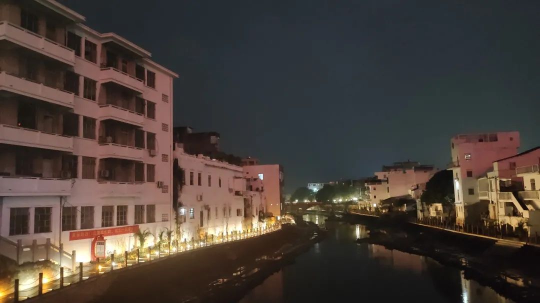 景观灯光点亮广西北海合浦县“一江两岸”夜景