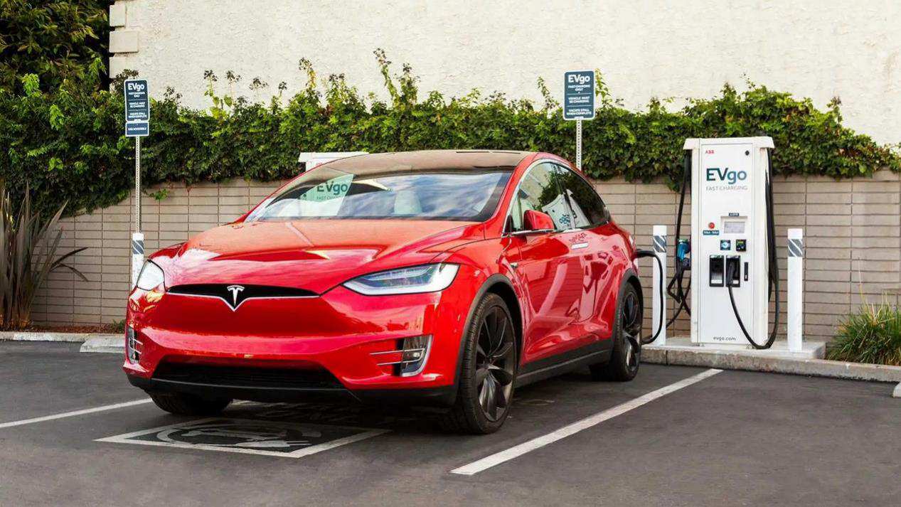 Tesla连接器将集成到EVgo充电站中
