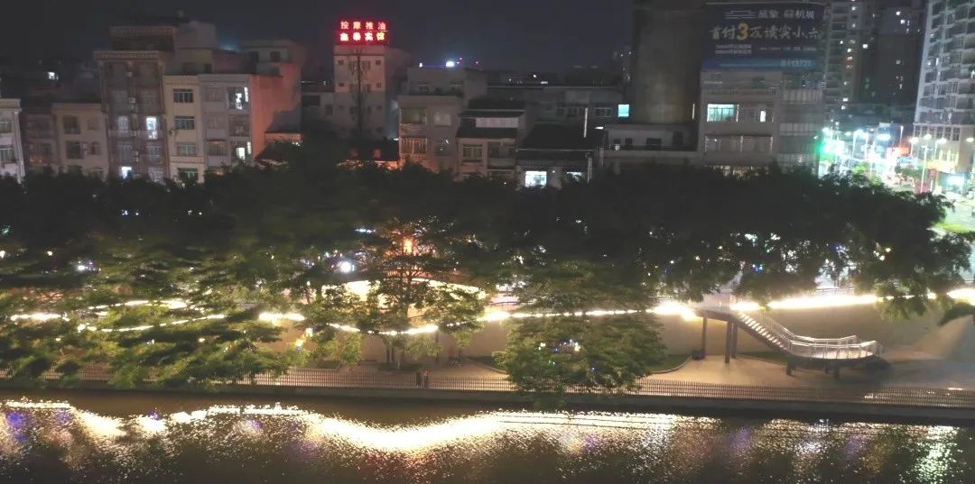 一河两岸“灯光秀”扮靓广西梧州岑溪市新夜景