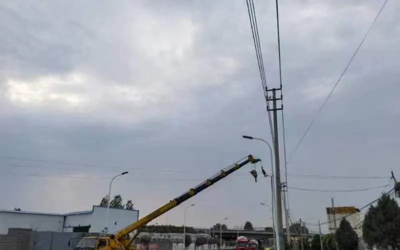 河南驻马店泌阳县实施道路亮化工程照亮群众幸福路