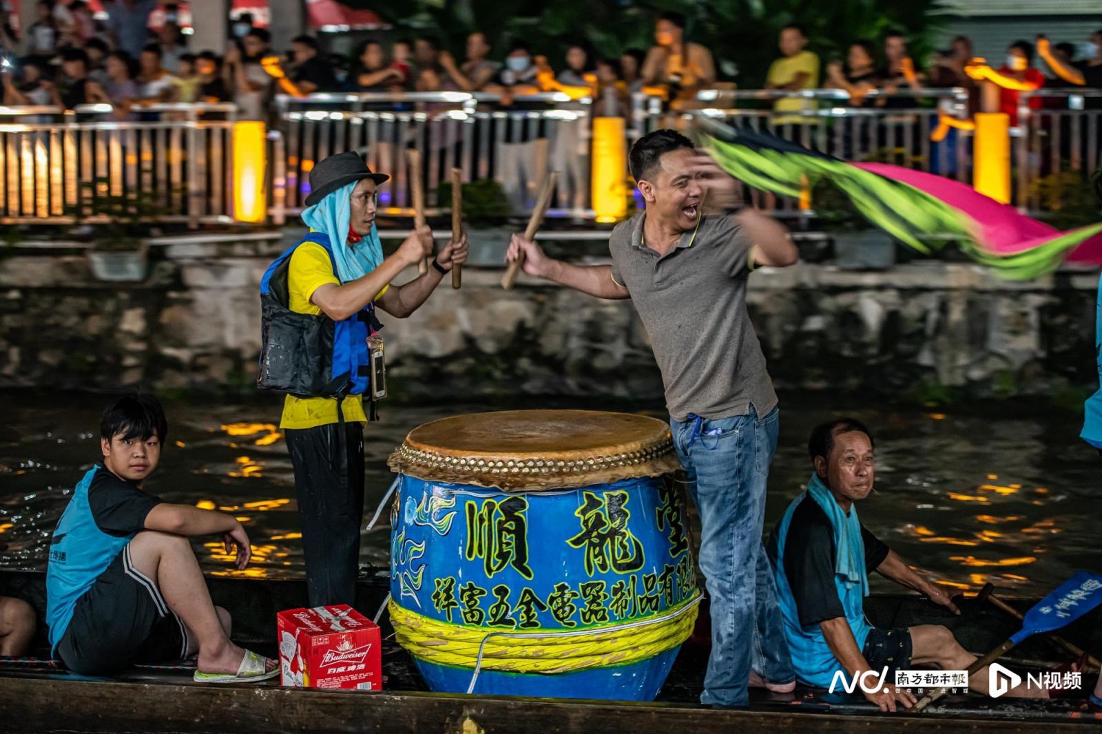 灯光妆点佛山顺德容桂夜龙汇游