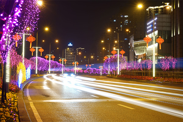 道路景观亮化一定要满足夜间的交通需求