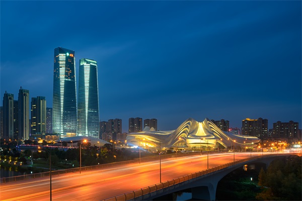 城市夜景照明工程不能因注重外表而忽略内在功能-河南明亮照明