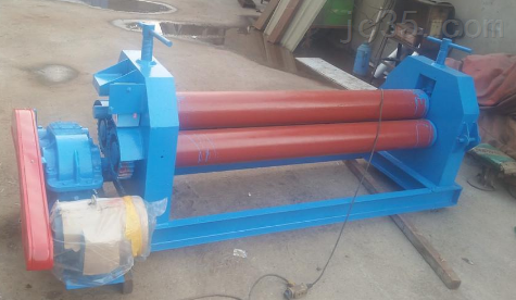 小型卷板机都有哪些特点