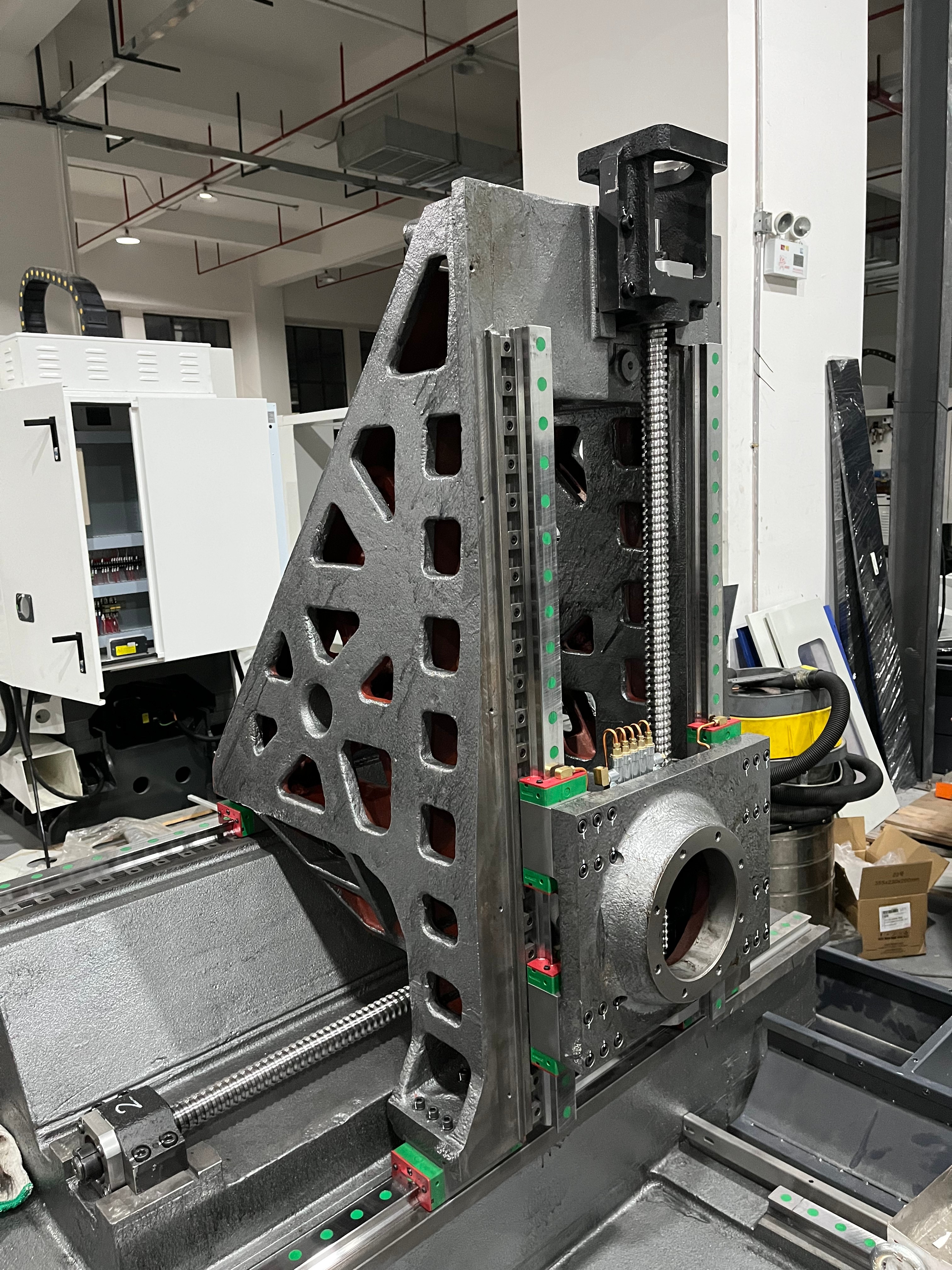 卧式加工中心分别有哪些优点和缺点? 卧式加工中心分别有哪些优点和缺点?