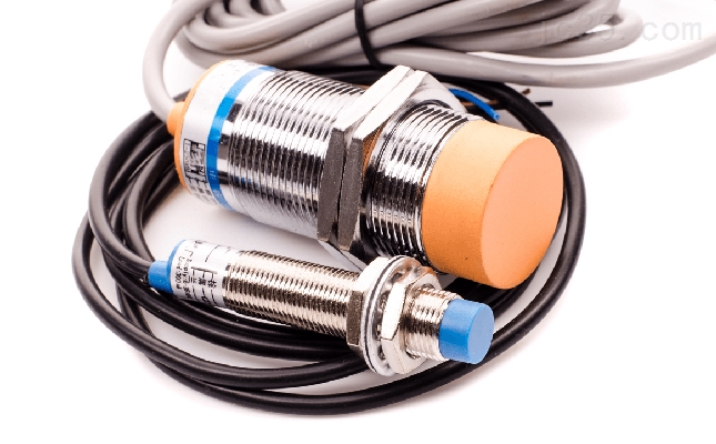 电容式传感器的优点与缺点 电容式传感器的优点与缺点