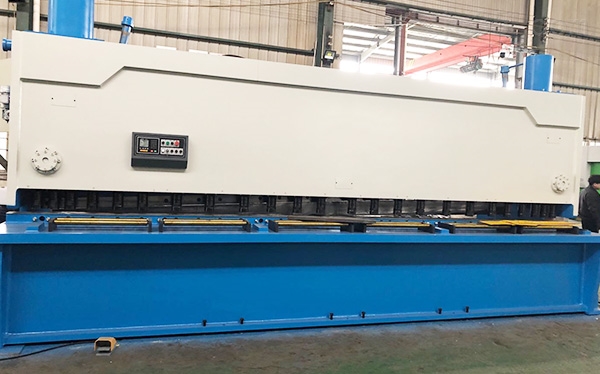 剪板机的主要构成是什么？