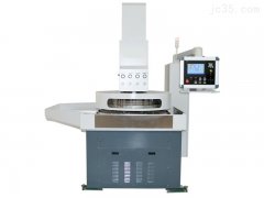 花岗岩片用什么研磨机研磨处理？