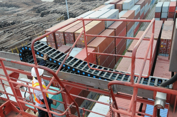 钢厂固碳拖链价格