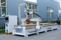 制作板式家具的设备有很多，其中数控开料机更受青睐