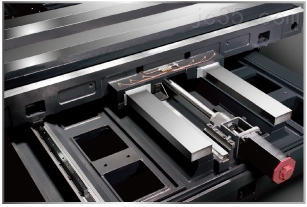 亚崴精密卧式镗铣加工中心