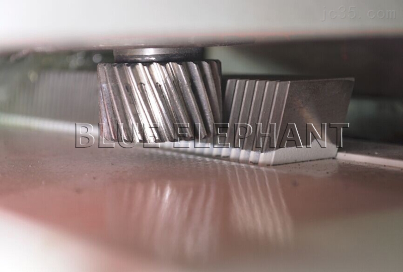 数控开料机的重要3个组成部件 数控开料机的重要3个组成部件