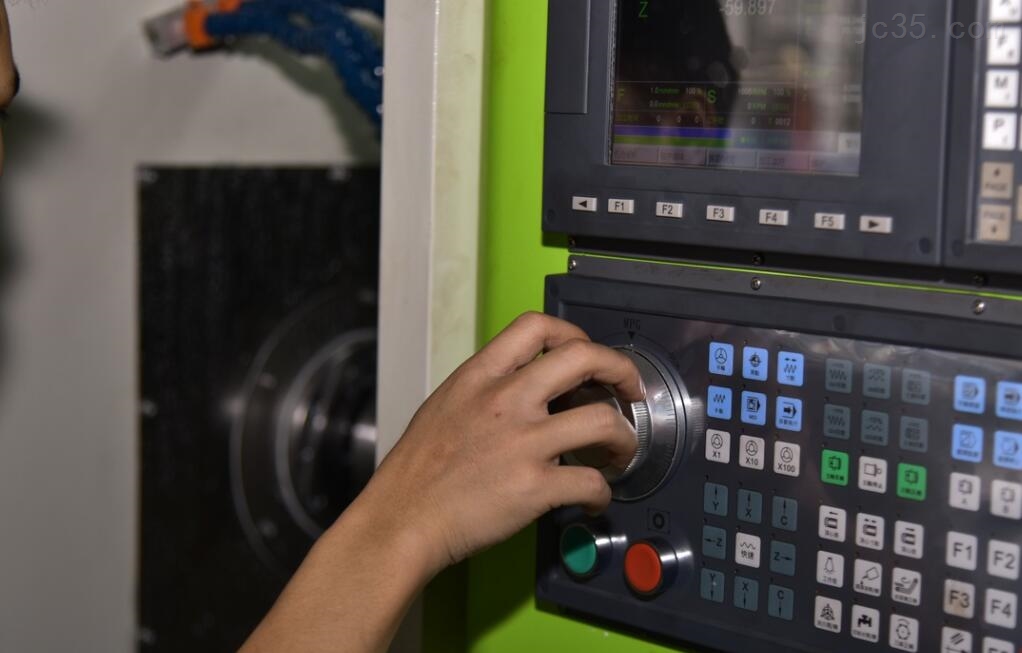 了解CNC数控机床,应做到以下几点 了解CNC数控机床,应做到以下几点