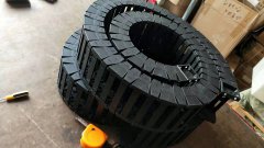 拖链本来是想要保护电缆的,怎么才能避免拖链本身磨损线缆