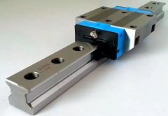 线轨对硬轨?加工中心导轨到底应该怎么选?