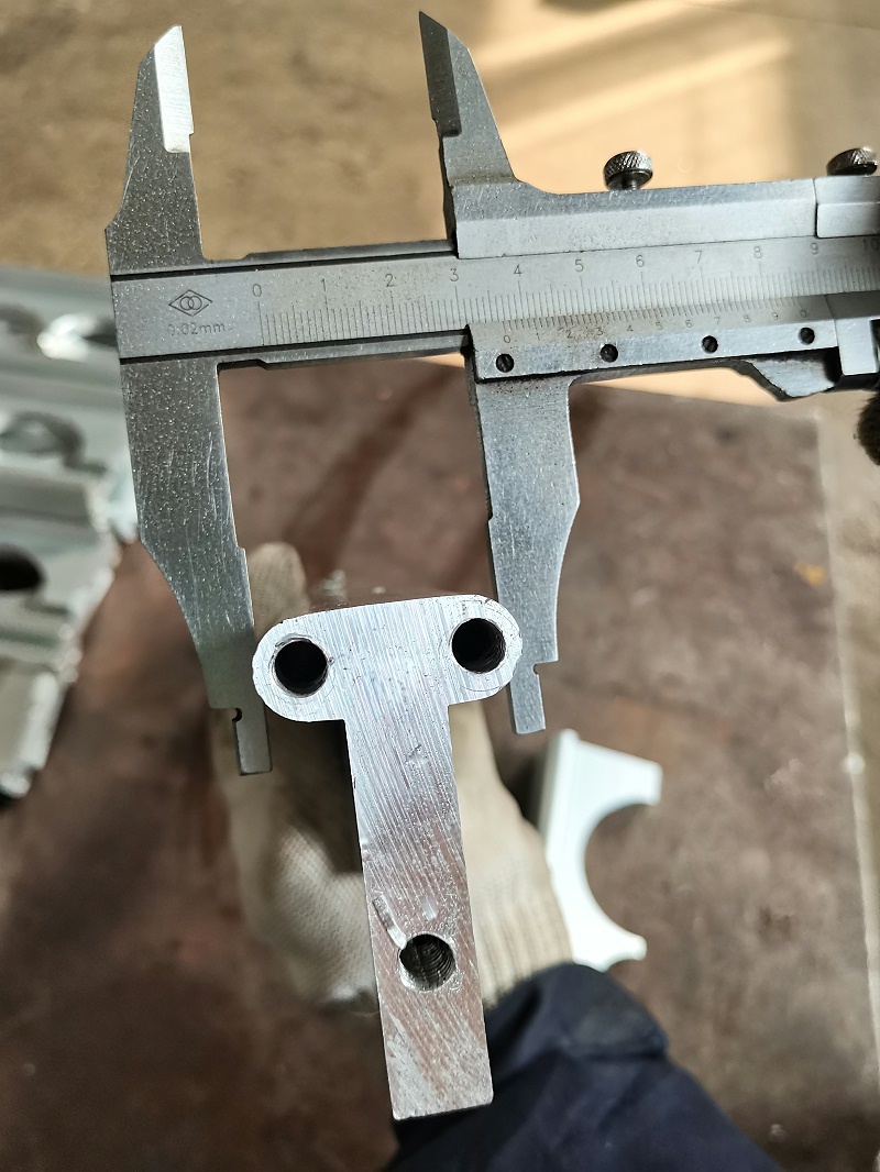 桥式钢制拖链的支撑板形式 桥式钢制拖链的支撑板形式