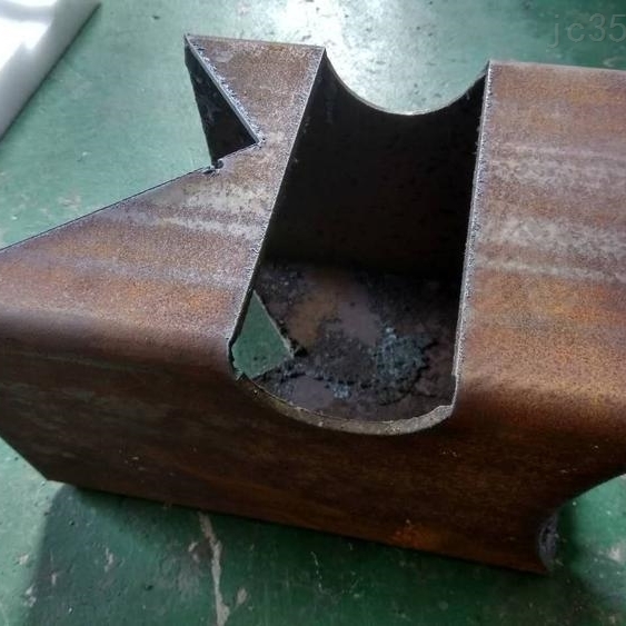 八轴相贯线切割机切割方管圆管矩形管