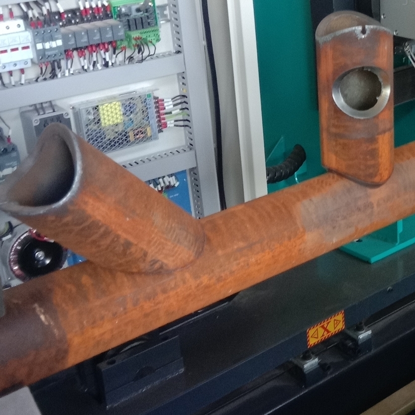 数控式相贯线切割机的调试与安装