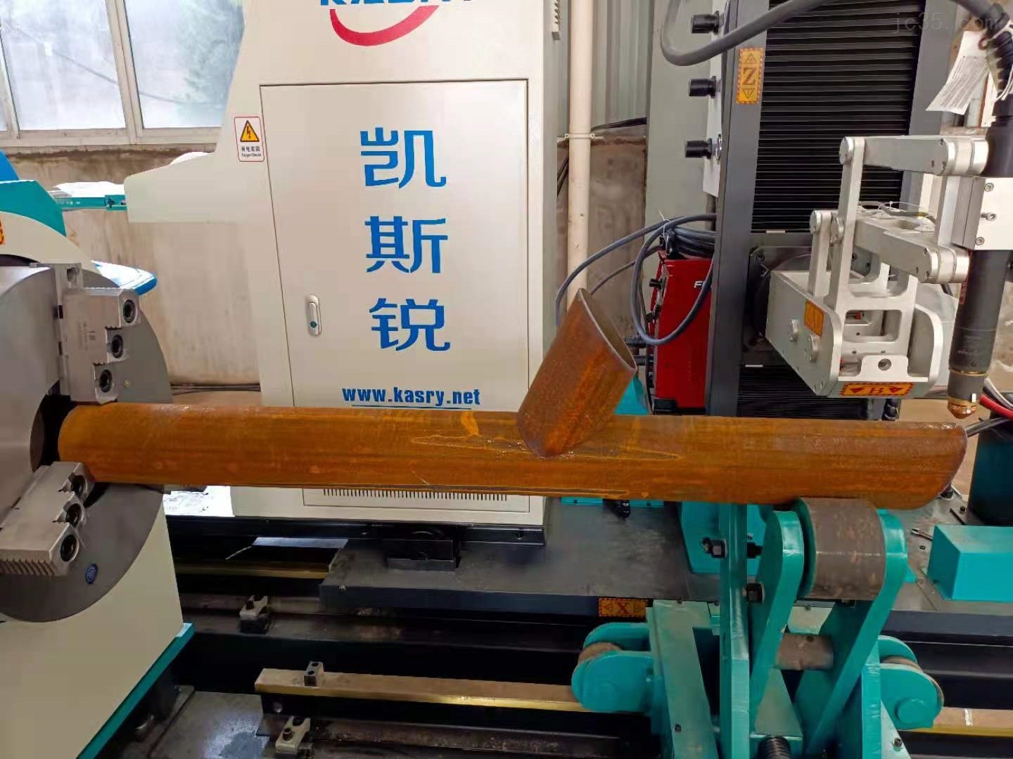 数控式相贯线切割机的注意事项