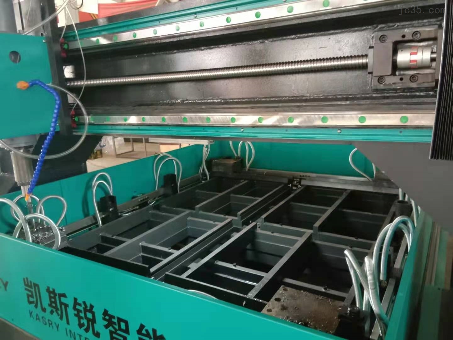 数控平面钻床的工件说明